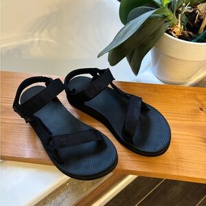 Teva Midform Sandal size 8